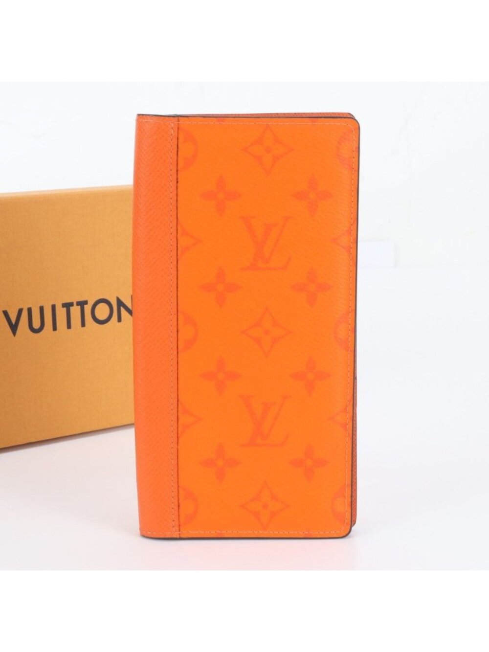 Louis Vuitton Taigarama Portefeuille Brazza NM Leather Wallet